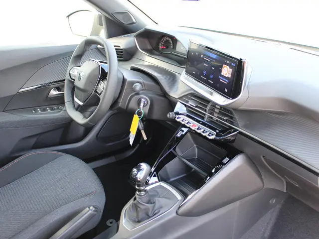 Peugeot 2008 1.2 PureTech 100 Style 2025 Benzine 14