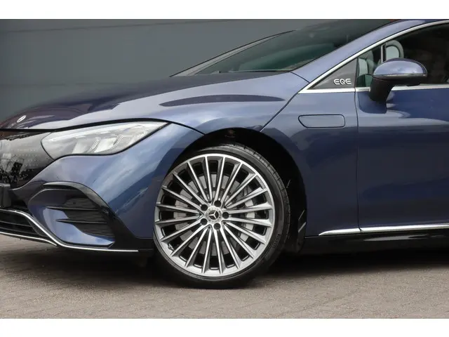Mercedes-Benz EQE 300 AMG Line 90 kWh | 2025 Elektrisch 17