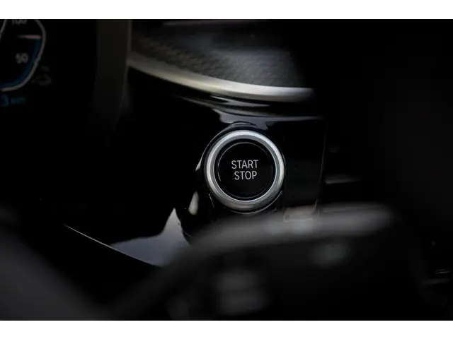 BMW 5 Serie 530e High Executive 2022 Hybride Benzine 41