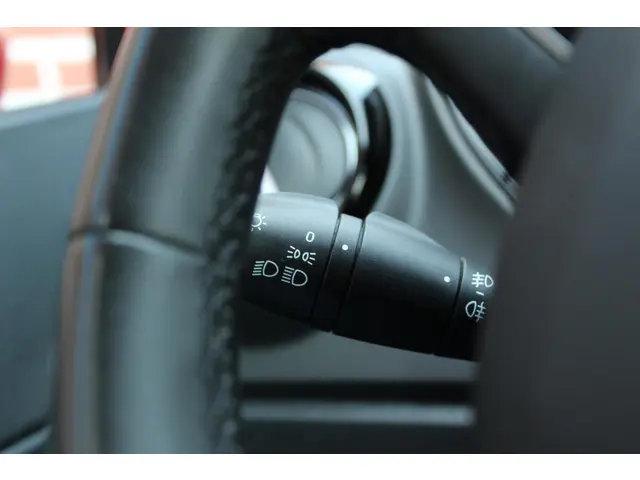 Renault Captur 0.9 TCe Limited 2020 Benzine 27