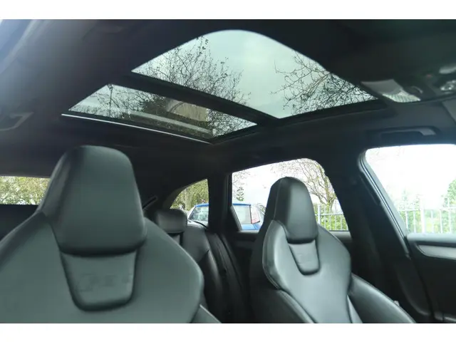 Audi RS4 AVANT 4.2 V8 FSI QUATTRO AUT. 2013 Benzine 4