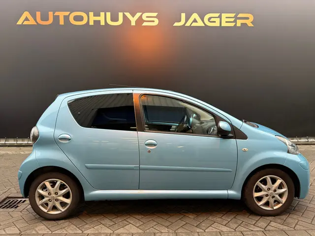 Toyota Aygo 1.0 VVT-i Dynamic Blue Automaat 2013 Benzine 23