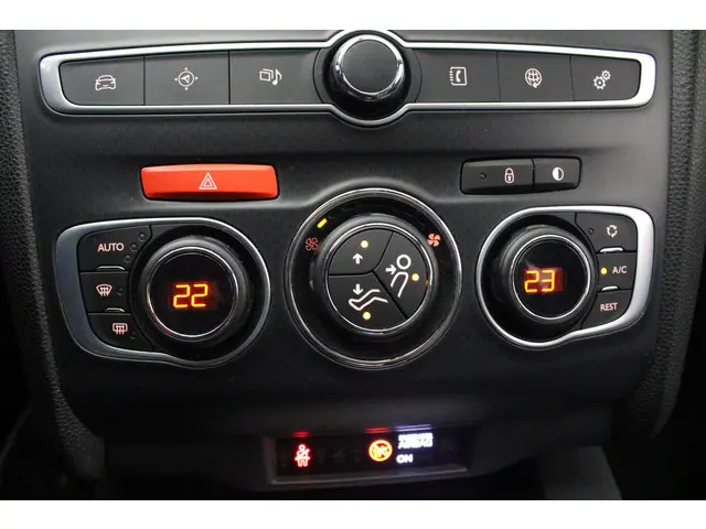 DS DS 4 1.2 PureTech Chic 2017 Benzine 16