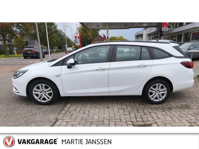 Opel Astra 2