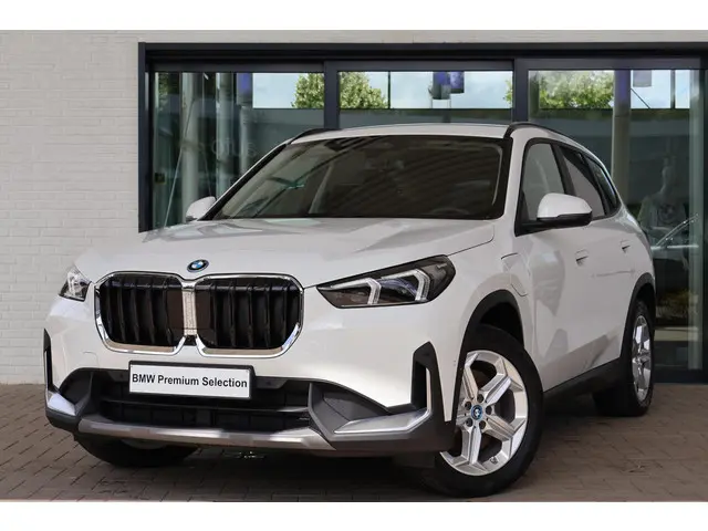BMW X1 xDrive30e 2024 Hybride Benzine 24