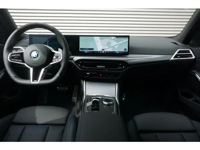 BMW 3 Serie Touring 330e 2025 Hybride Benzine 28