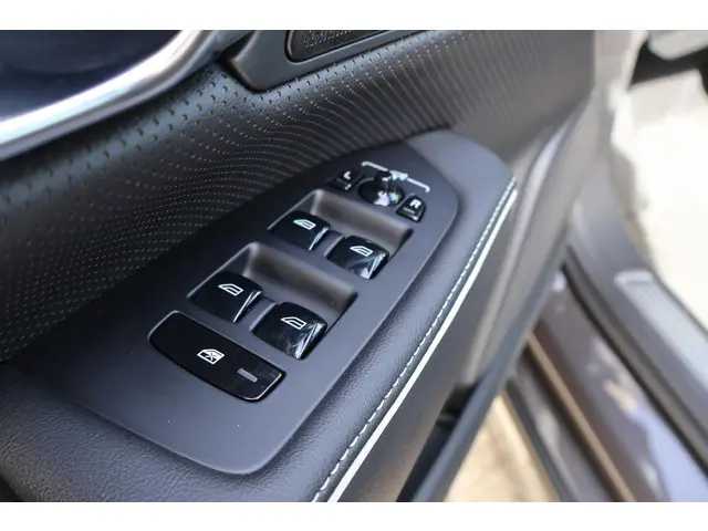 Volvo S90 2.0 B4 R-Design 2022 Benzine 19