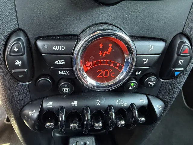 MINI Cooper Cabrio 1.6 Highgate 2015 Benzine 24