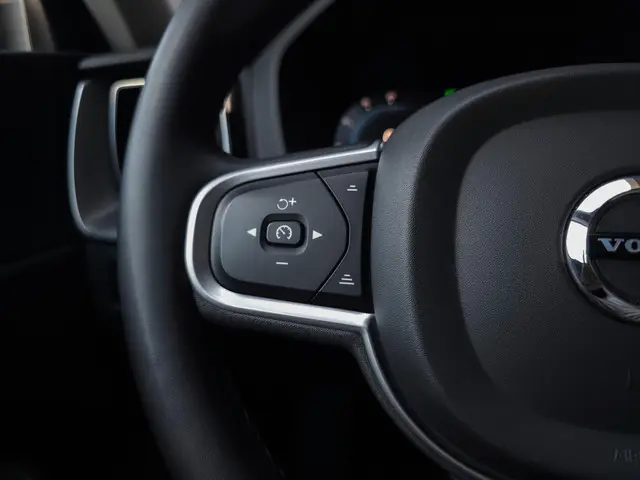 Volvo XC60 2.0 B5 Momentum Business 2022 Benzine 22
