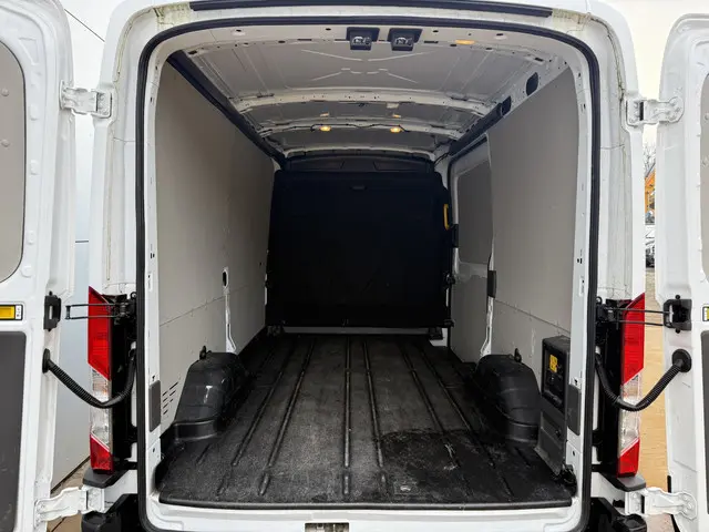 Ford E-Transit 390 68kWh 184PK 2023 Elektrisch 12