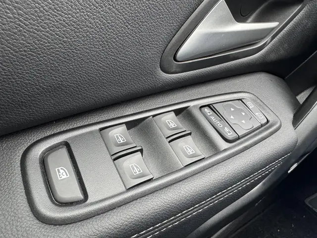 Dacia Duster 1.3 TCe 150PK EDC Journey 2024 Benzine 14