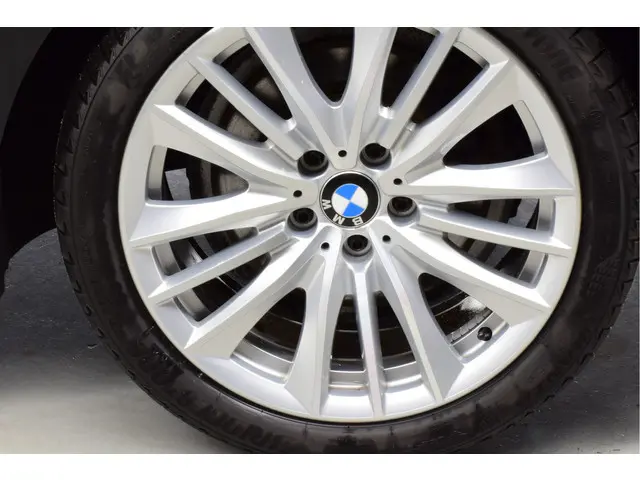 BMW 5 Serie Touring 520i Luxury Edition 2013 Benzine 12