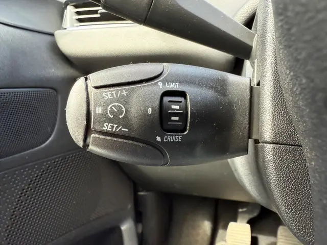 Peugeot 208 1.2 PureTech Blue Lease 2016 Benzine 23