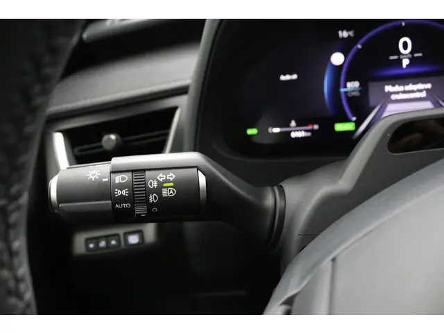 Lexus UX 300h F SPORT Design 2024 Hybride Benzine 32