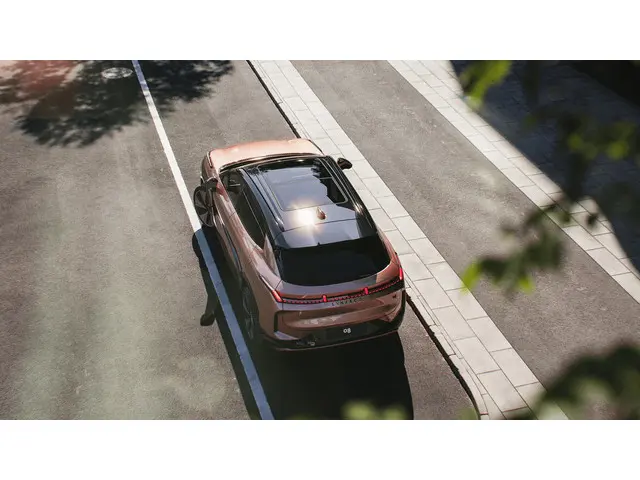 Lynk & Co 08 1.5 More 2025 Hybride Benzine 3