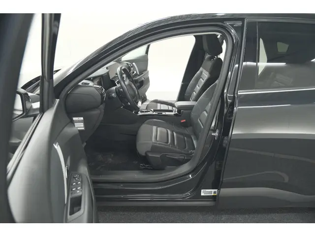Citroën C4 Puretech 130 EAT8 Shine 2020 Benzine 25
