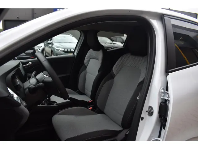 Renault Clio TCe 90 GPF evolution 2024 Benzine 10