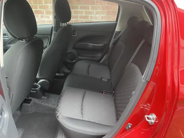 Mitsubishi Space Star 1.2 Intense 2021 Benzine 7