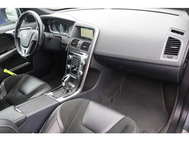 Volvo XC60 2.0 D3 FWD R-Design 2016 Diesel 9