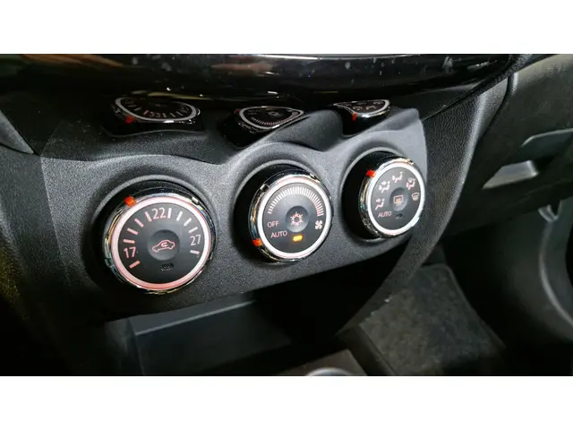 Mitsubishi ASX 1.6 Cleartec Invite+ 2015 Benzine 12