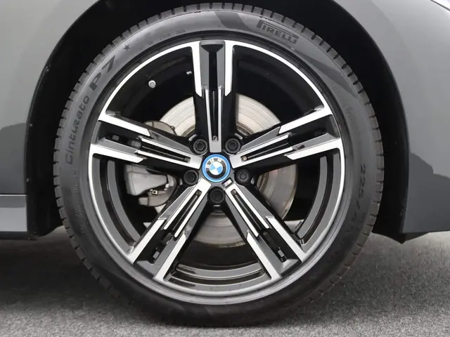 BMW 3 Serie Sedan 320e 2024 Hybride Benzine 22
