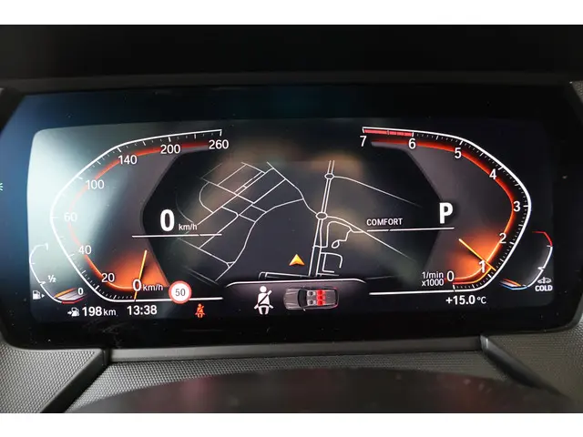 BMW 1 Serie 118i Executive Edition 2020 Benzine 12