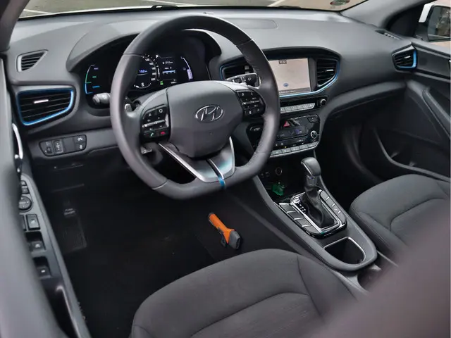 Hyundai IONIQ 1.6 GDi Comfort 2019 Hybride Benzine 12
