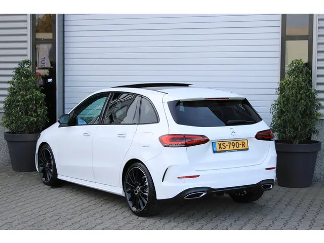 Mercedes-Benz B-Klasse 180 AMG 2019 Benzine 15