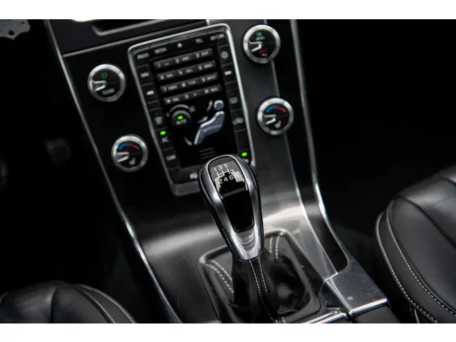 Volvo V60 2.0 T4 Business Sport 2018 Benzine 20
