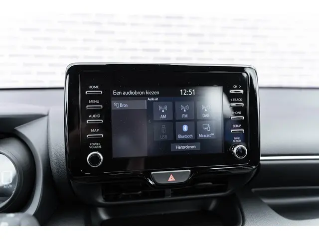 Toyota Yaris 1.5 Hybrid Dynamic 2021 Hybride Benzine 34