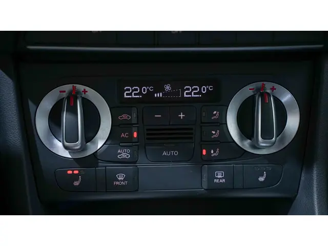 Audi Q3 2.0 TFSI quattro S Edition 2013 Benzine 29