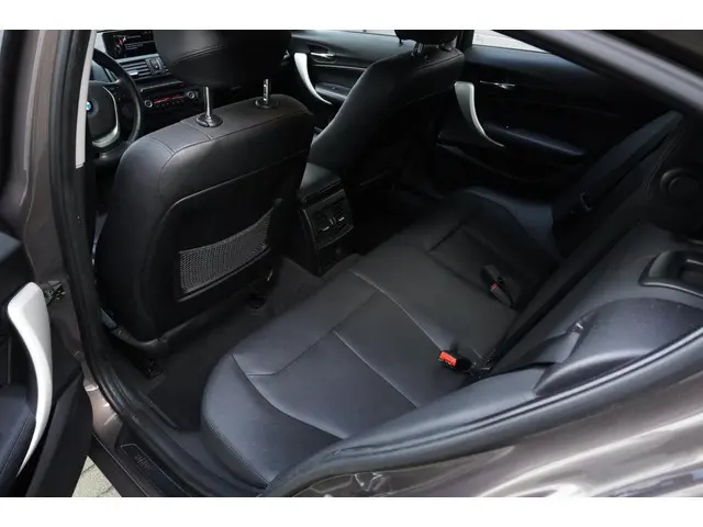 BMW 1 Serie 116i High Executive 2013 Benzine 17