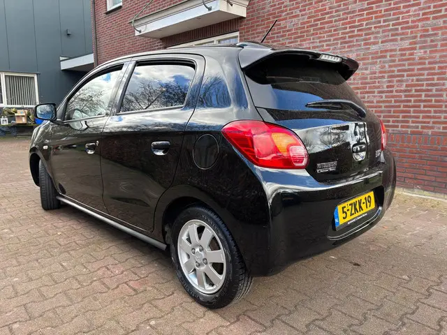 Mitsubishi Space Star 1.0 Bright 2015 Benzine 2