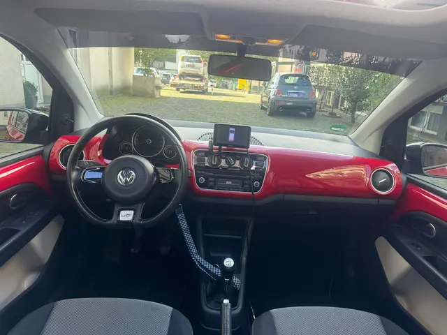 Volkswagen up! 1.0 SportUP! BlueMotion 2013 Benzine 10