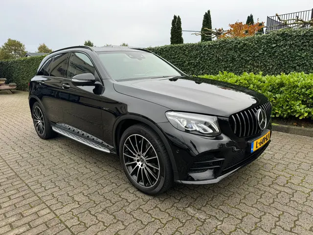 Mercedes-Benz GLC 300 4MATIC 2017 Benzine 22
