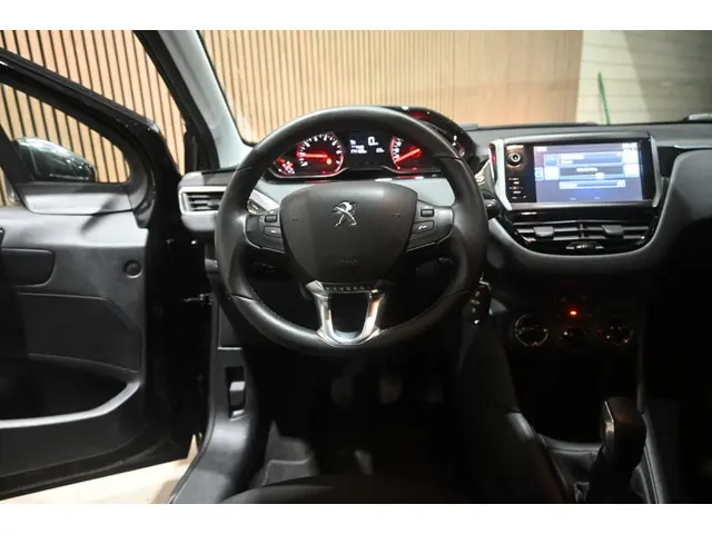Peugeot 208 1.2 PureTech Style 2015 Benzine 11
