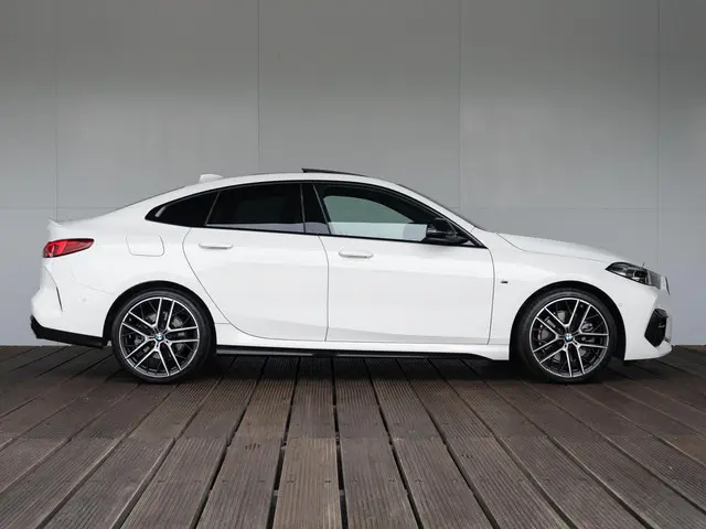 BMW 2 Serie Gran Coupé 220i 2023 Benzine 4