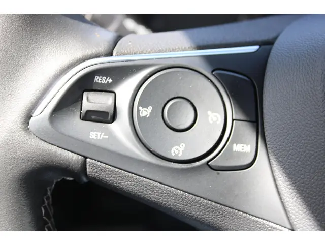Opel Crossland X 1.2 Turbo 120 Jaar Edition 2020 Benzine 22