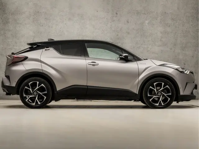 Toyota C-HR 1.8 Hybrid Sport 2018 Hybride Benzine 4