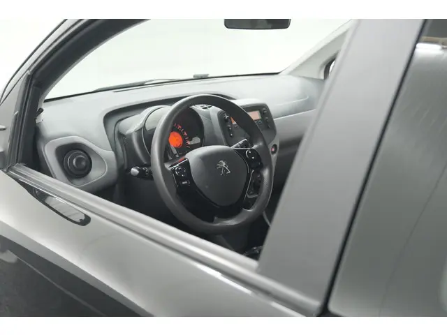 Peugeot 108 1.0 e-VTi Active 2022 Benzine 2