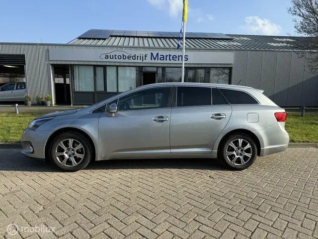 Toyota Avensis 1.8 VVTi Business 2012 Benzine 6