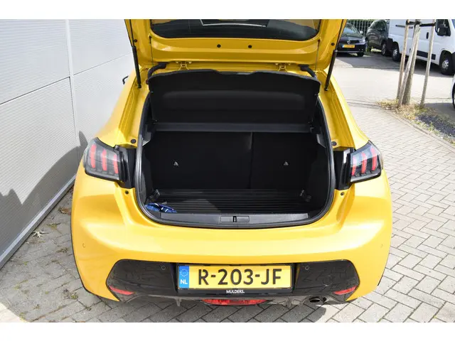 Peugeot 208 1.2 PureTech GT-Line 2020 Benzine 19