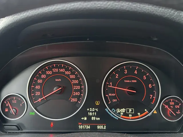 BMW 3 Serie Touring 316i High Executive 2015 Benzine 13