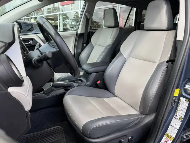 Toyota RAV4 2.5 Limited 4WD Automaat 2013 Benzine 34