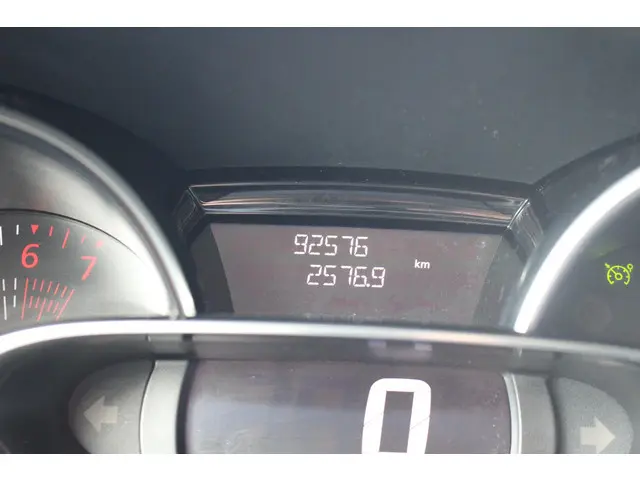 Renault Clio 0.9 TCe Limited 2018 Benzine 24