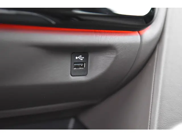 BMW 3 Serie 340i High Executive 2018 Benzine 40