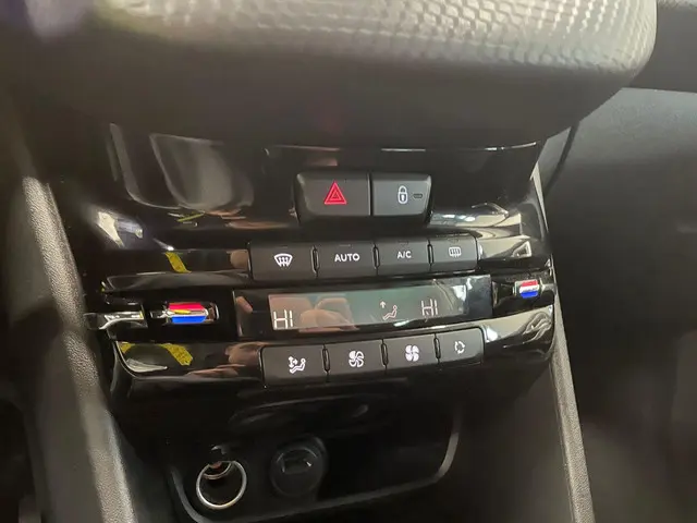 Peugeot 2008 1.2 PureTech Allure 2019 Benzine 26
