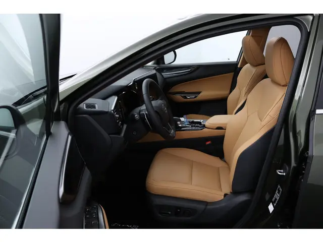 Lexus NX 450h+ AWD Luxury Line 2025 Hybride Benzine 16