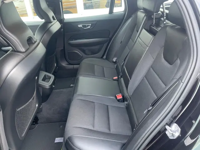 Volvo V60 2.0 T5 Momentum 2019 Benzine 11