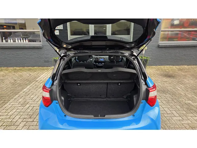 Toyota Yaris 1.5 Hybrid Splash 2018 Hybride Benzine 24